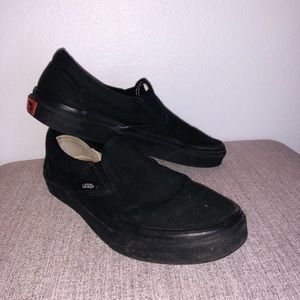 BLACK VANS